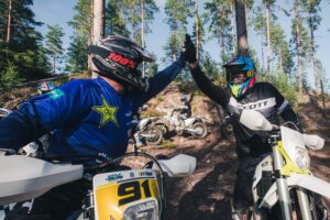 Unohtumattomia elämyksiä enduron parissa.