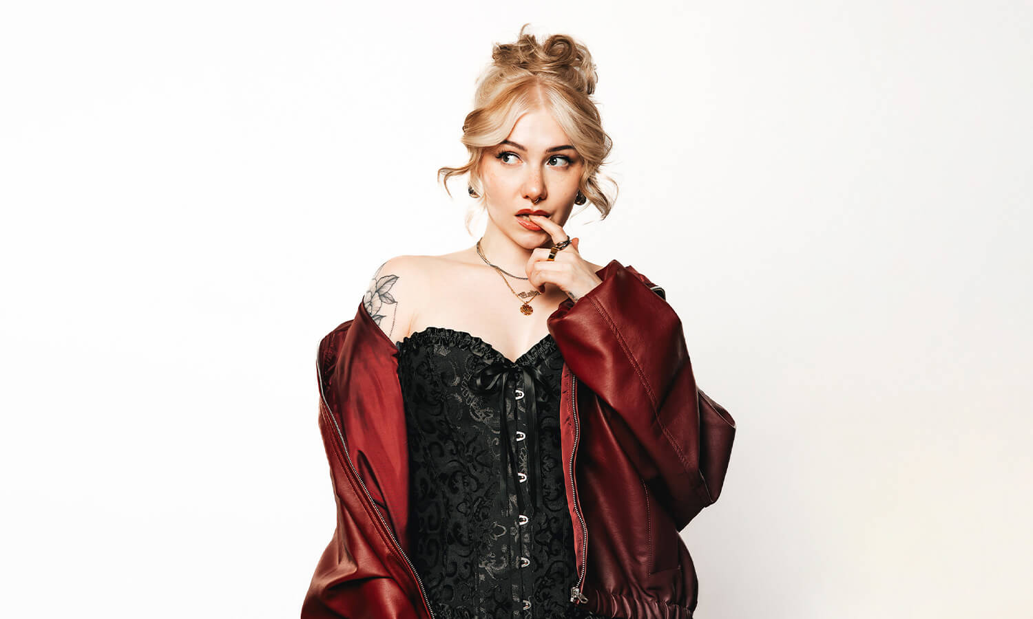 Evelina esiintyy Himos Areenalla 4.9.2026!