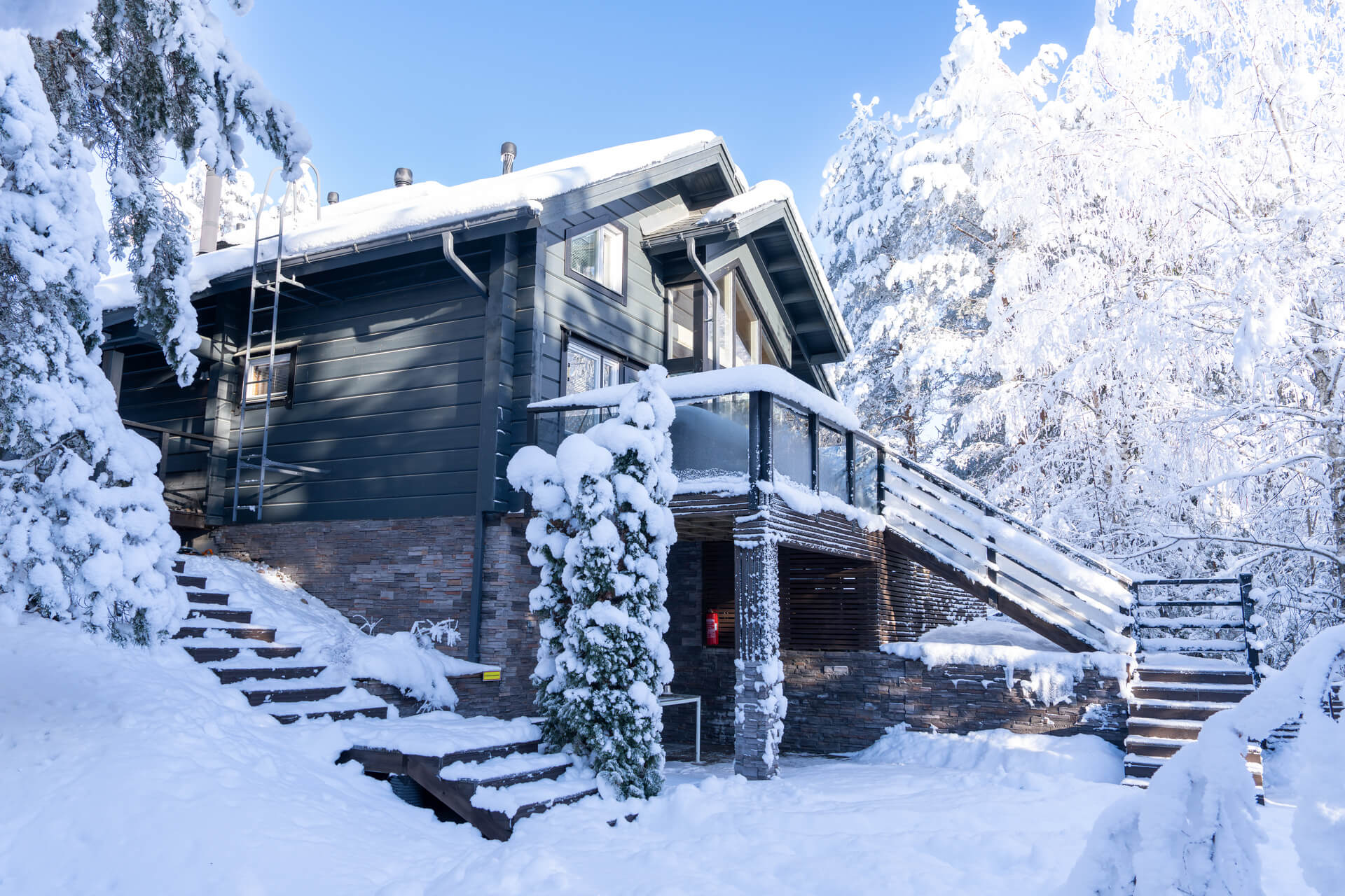 Villa Loiste, 10+3 hlön erillismökki