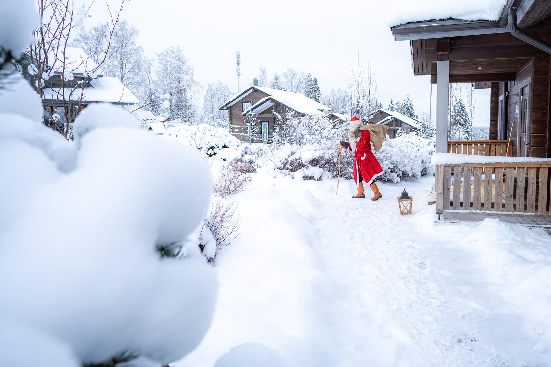 Joulupukki vierailulla HimosLomien huvilassa.