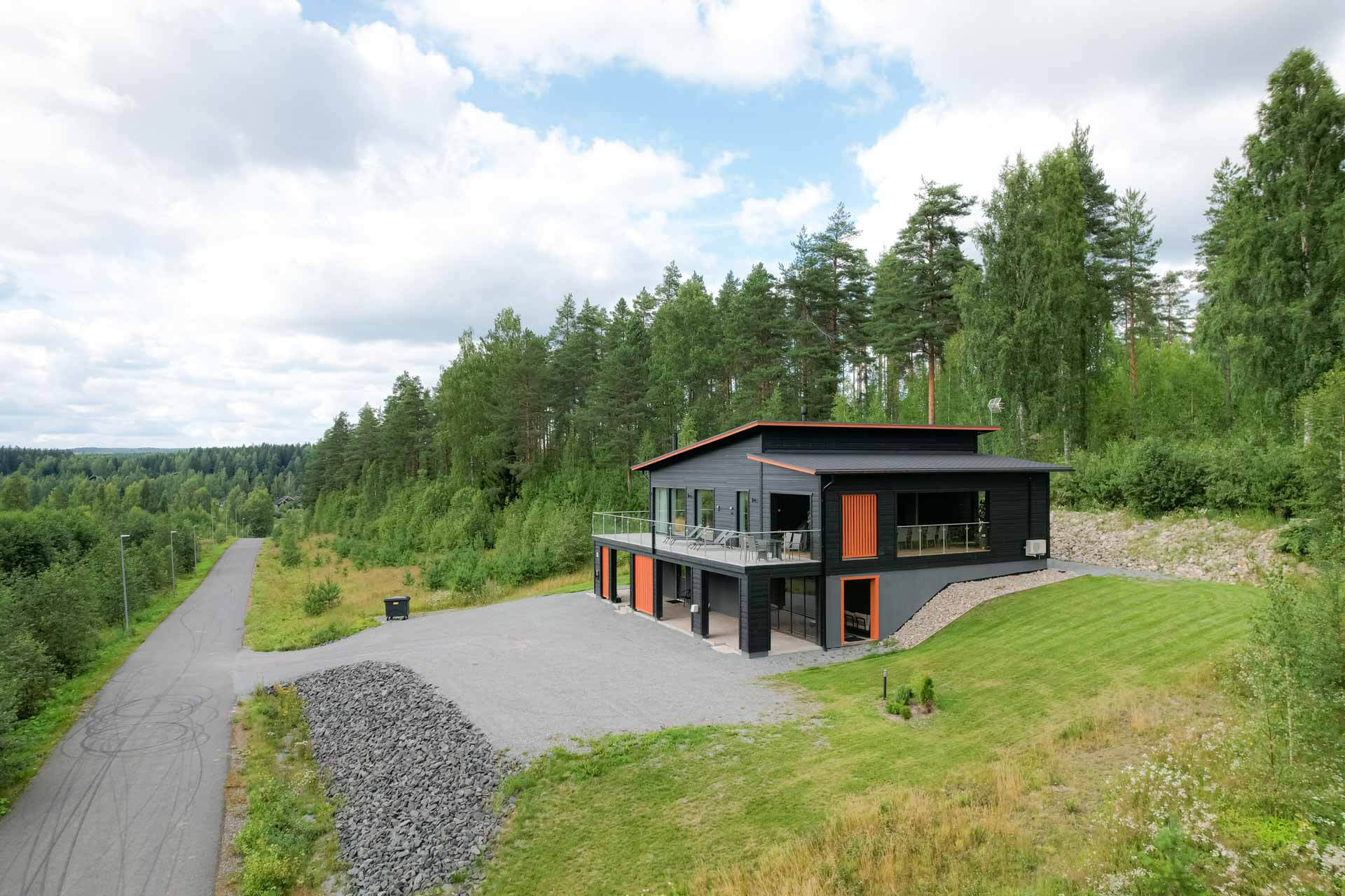 Villa Kolibri, 14+4 hlön erillismökki