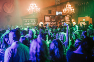 Biletunnelmaa Himos Areenalla Haloo Helsingin keikalla.