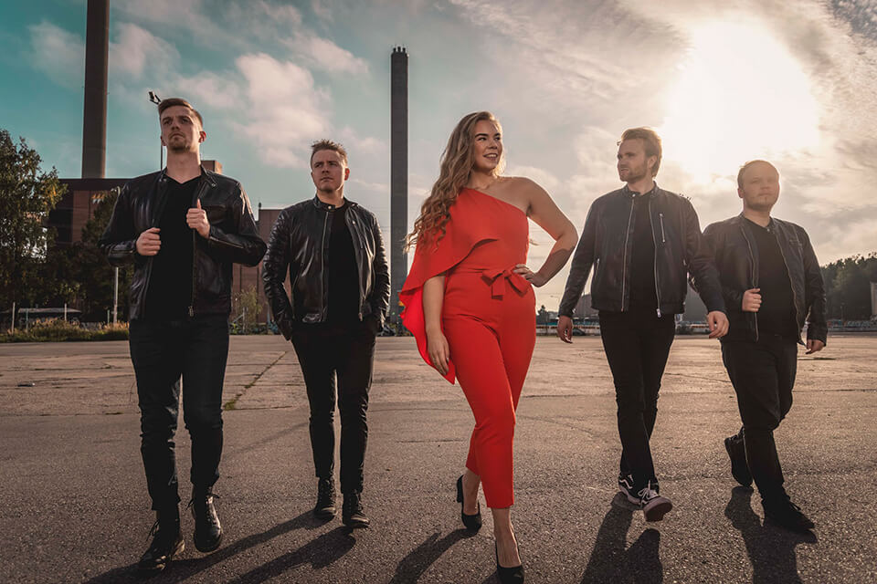 Supreme-yhtye promokuvassa.