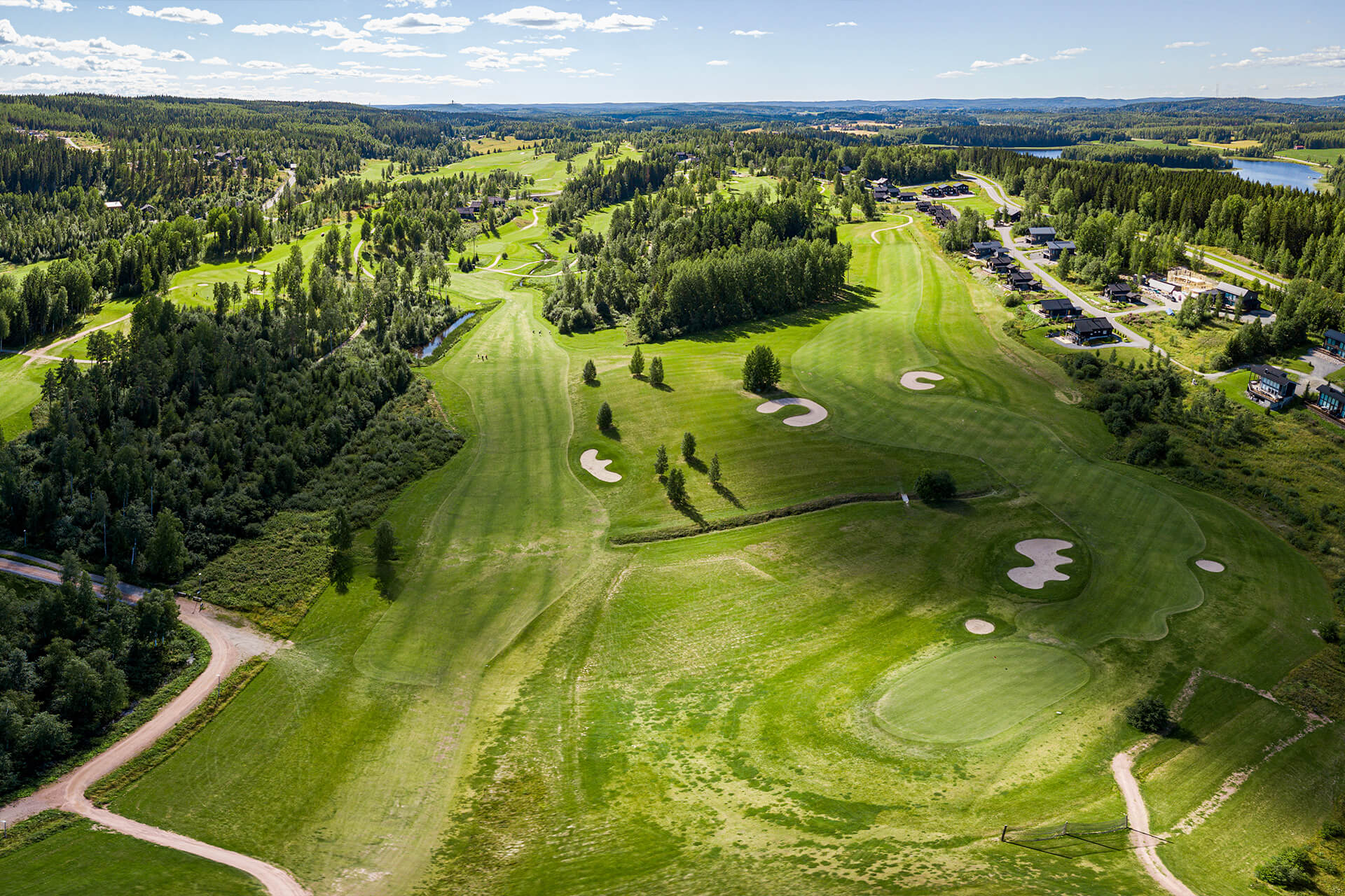 Ilmakuvaa Himoksen golfkentästä.