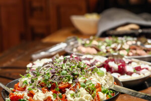 Ruokailut tilausravintoloissa tai catering tapahtumaasi.